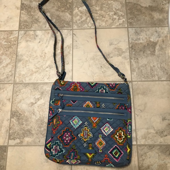 Vera bradley crossbody - Picture 1 of 5
